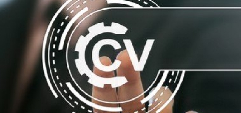 Currículo impresso ou cadastro pela internet?